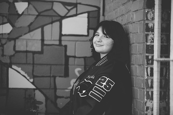 L (18 of 235)