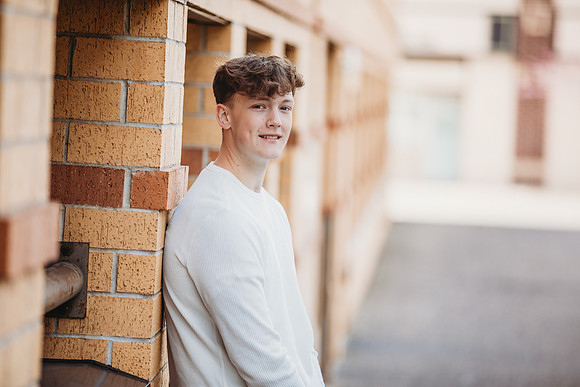 R (33 of 190)