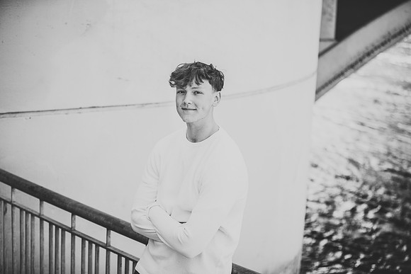 R (76 of 190)